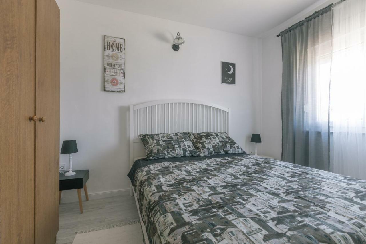 Hedon-Stone Apartment Starigrad Paklenica Luaran gambar