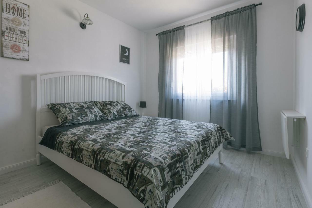 Hedon-Stone Apartment Starigrad Paklenica Luaran gambar